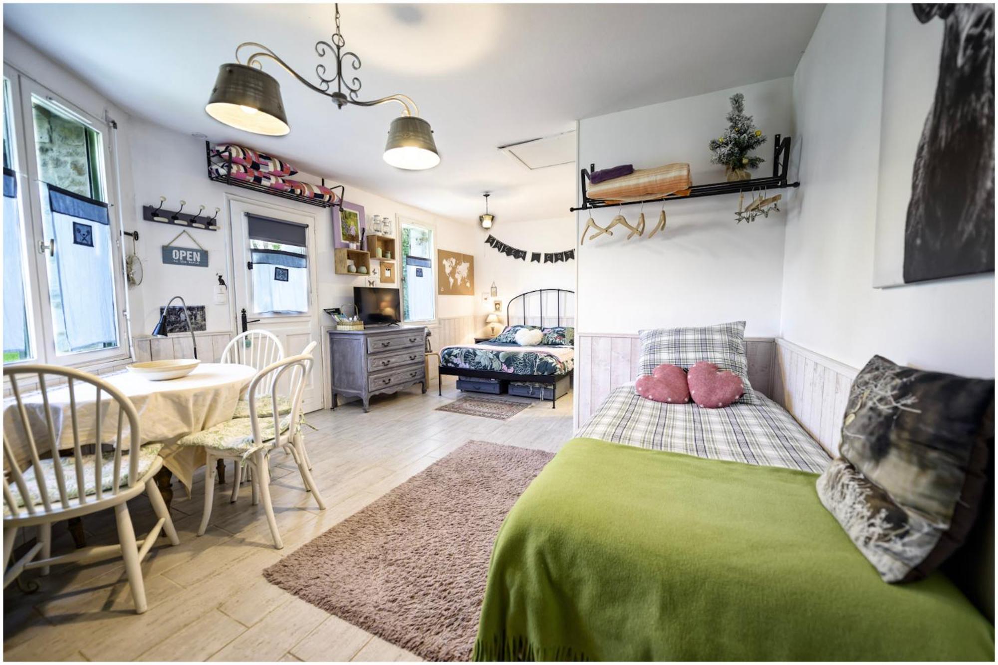 Les 2 Gites Des Chambres De Capucine Carcagny Room photo